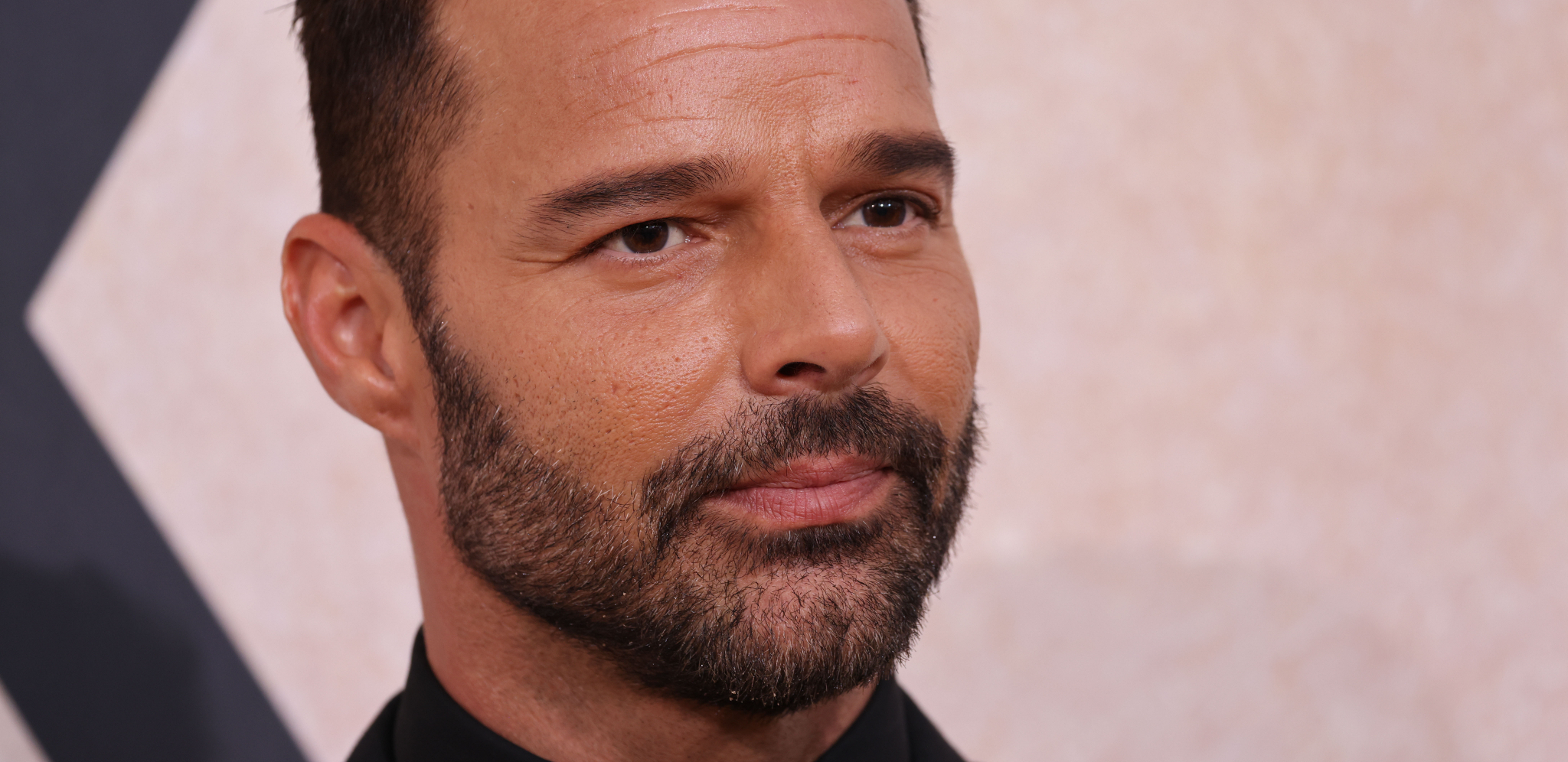 TRAŽI 20 MILIONA DOLARA! Preokret u slučaju Rikija Martina, latino zvezda šokirala potezom