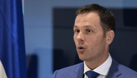 MINISTAR MALI ODGOVORIO NA SRAMNO PONAŠANJE OPOZICIJE Neka oni rade šta žele, ja ću da se borim za povećanje plata i penzija...