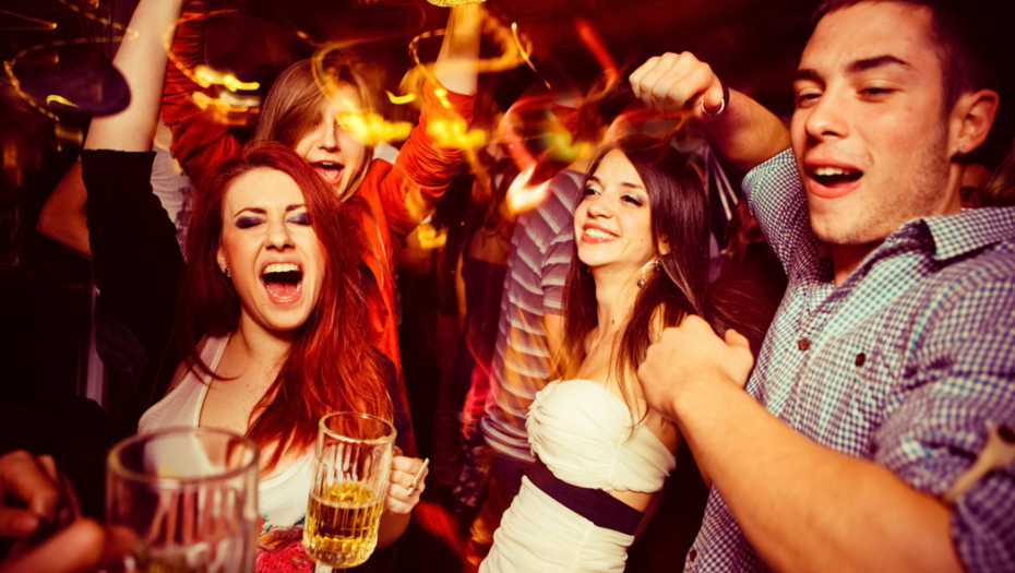 Sa njima nikad nije dosadno: Horoskopski znakovi koji su uvek za žurku