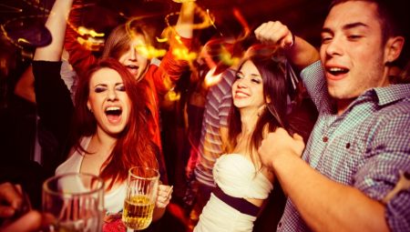 OSVANUO OGLAS KOJI JE UZDRMAO REGION Ovako poslodavac traži devojke koje za dnevnicu od 3000 dinara izvlače gostima pare u klubovima