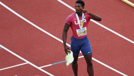 SVET DOBIO NOVOG NAJBRŽEG ČOVEKA Amerikanci dominirali na prvenstvu sveta, uzeli sve tri medalje (VIDEO)