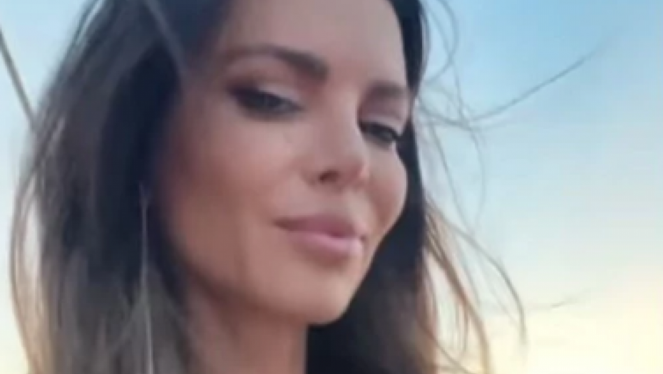 POZIRA NA BRODU Nikolina Pišek u jeku drame otišla na more, voditeljka spas pronašla na jahti, poslala jaku poruku (VIDEO)