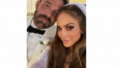 DVE VENČANICE DŽENIFER LOPEZ OSTAVILE SU MNOGE BEZ DAHA Prva je klasičnog kroja, dok je druga cela u čipki