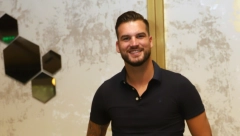 PONOVO OBMANJUJE JAVNOST Marko Osmakčić se hvali tuđom kućom, skandal