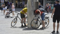 U 10 SATI IZMERENO 33 STEPENA Subjektivni osećaj još gori, temperatura danas do 40