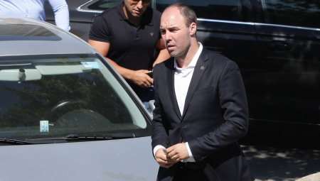 ZAVRŠENO SASLUŠANJE, TUŽILAŠTVO I DALJE BEZ ODGOVORA Mali Senta se uplašio Skaja, tražio da mu odobre da priča, a sada traži da mu zabrane da priča!