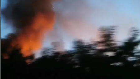 LOKALIZOVAN POŽAR U RAKOVICI Vatru je gasilo 25 vatrogasaca