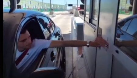 SMEHOTRES NA CRNOGORSKOM AUTO-PUTU Ne pomažu ni dugačke ruke, moraćete da manevrišete! (VIDEO)