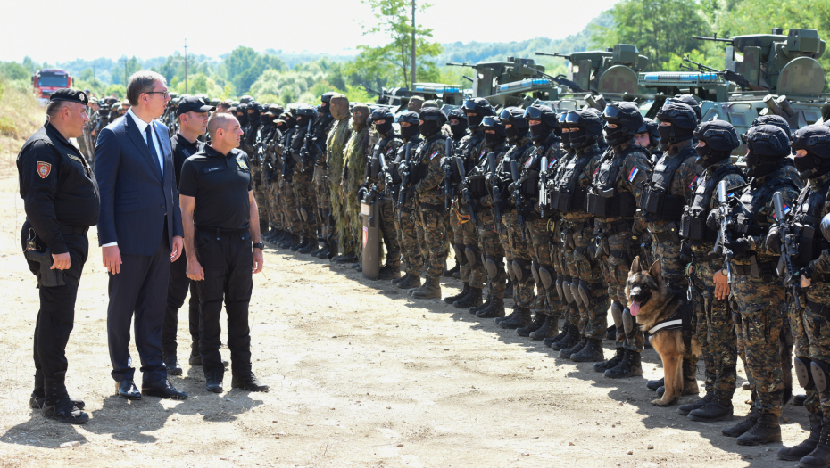 VUČIĆ PODELIO SNIMAK SA POKAZNO-TAKTIČKE VEŽBE “Očuvanje bezbednosti je od presudnog značaja”(VIDEO)