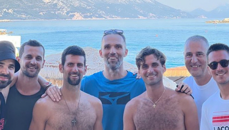 NOVAK U ODABRANOM DRUŠTVU Đoković se slikao sa čuvenim hrvatskim teniserom, jedan detalj je izazvao veliku pažnju (FOTO)