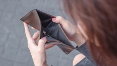 OVA TRI HOROSKOPSKA ZNAKA SE NEĆE NIKADA OBOGATITI Sve životne prilike propuštaju jer ne mogu da se odluče šta žele!