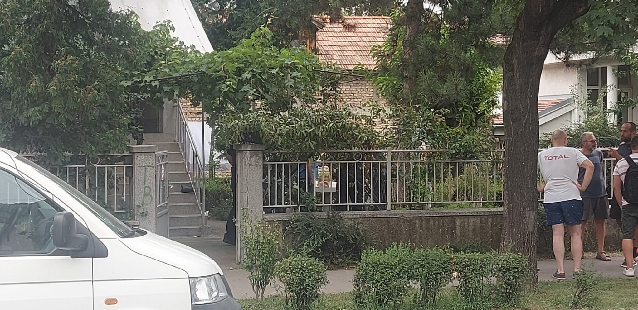 BIO JE ASOCIJALAN I ČUDNO SE PONAŠAO Ispovest komšija ubijene žene u Zemunu, evo šta kažu o osumnjičenom za ubistvo ujne