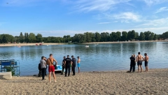 ANDRIJA KOJI SE JUČE UDAVIO U ADI NIJE UMEO DA PLIVA Nesrećni mladić iz okoline Aleksinca došao u Beograd da bi zaradio za patike, porodica u suzama