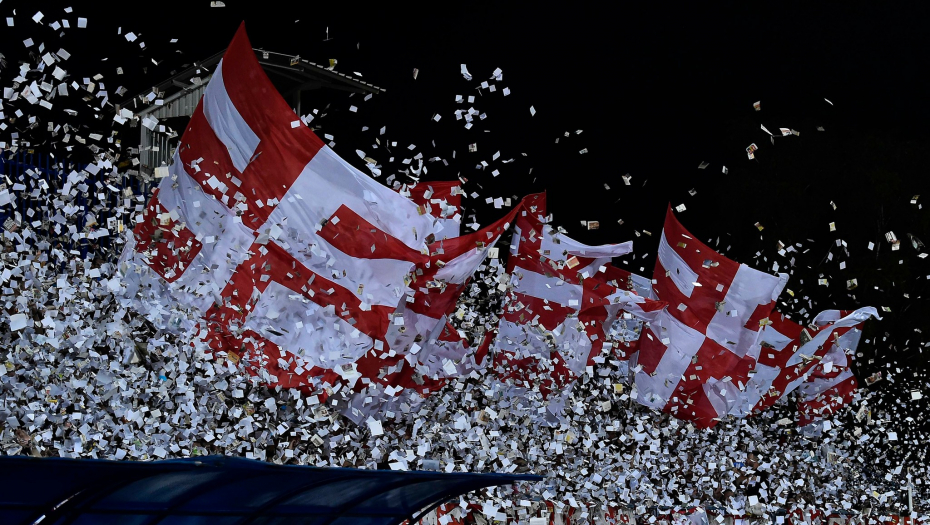 ZAKAZANA PROMOCIJA Crvena zvezda predstavlja kapitalca kojeg je čekala čitavo leto