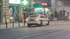 DETALJI TRAGEDIJE U CENTRU BEOGRADA Čovek pao sa zgrade, čuo se samo udarac, žena je vrisnula
