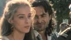 BILA JE OMILJENA GLUMICA, A ONDA SE ODJEDNOM ZAMONAŠILA I NESTALA Pričalo se da živi u BEDI bez osnovnih stvari, a evo kako danas izgleda Edita Majić! (FOTO)