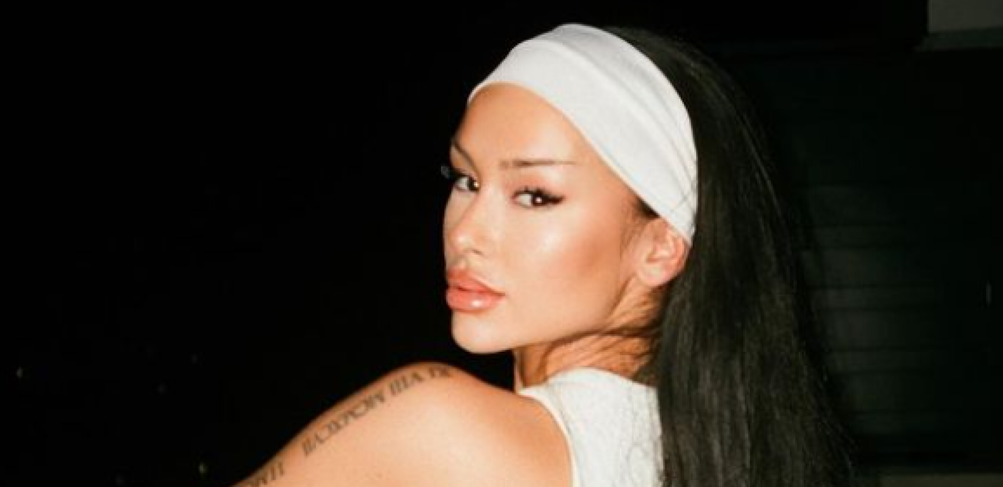 IZNENADA POBEGLA IZ SRBIJE! Nakon skandala zbog NEVERSTVA, Elena Kitić ŠOKIRALA POSLEDNJIM OBRAĆANJEM! (FOTO)