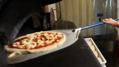 HRVATSKO LUDILO NEMA GRANICE U pekari na Hvaru pica 8.000 dinara!