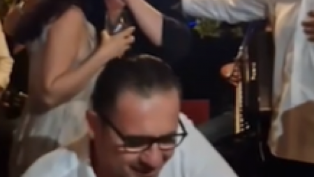 SAMO NEKA JE VESELO Peđa Mijatović zapevao zajedno sa Matićem i Pejovićem (VIDEO)