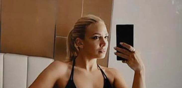 KAKO TI DOBRO STOJE OBLINE Milica Todorović zapalila društvene mreže, skinula se u bikini i pokazala koliko je zgodna
