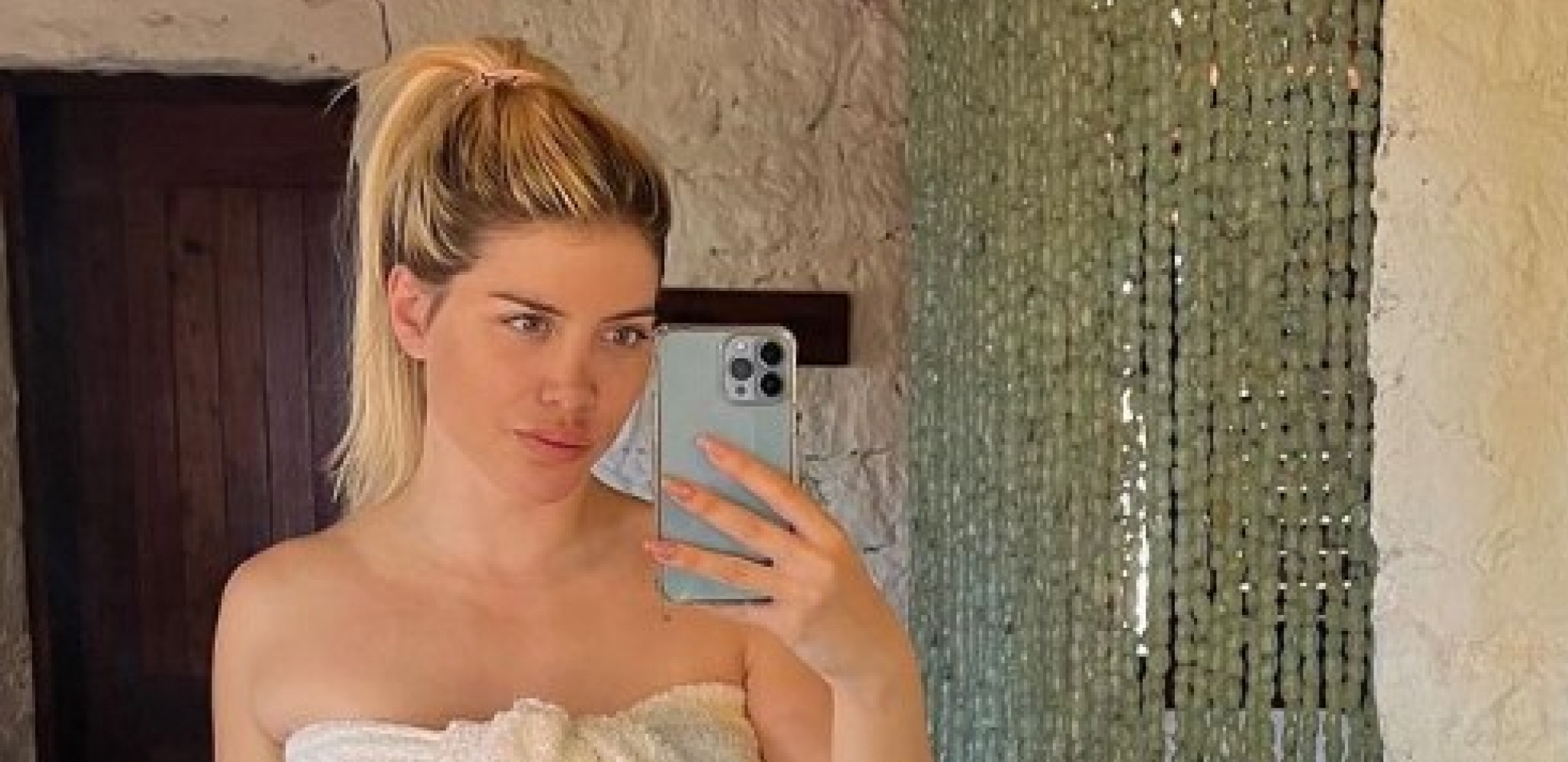 VANDA SE PREVIŠE OPUSTILA Na odmoru objavila seriju snimaka gde pokazuje pratiocima koliko uživa, potpuno gola (FOTO/VIDEO)