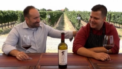 MIŠLENOV KUVAR I SVETSKI SOMALIJER U NOVOM SLANKAMENU Živeli u Francuskoj i Americi, pa se vratili u Srbiju