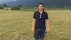 OVDE JE ODRASTAO POKOJNI MARINKO Nikola Rokvić posetio selo svog oca, kuća krije strašnu tragediju, a njegove reči kidaju dušu (FOTO)