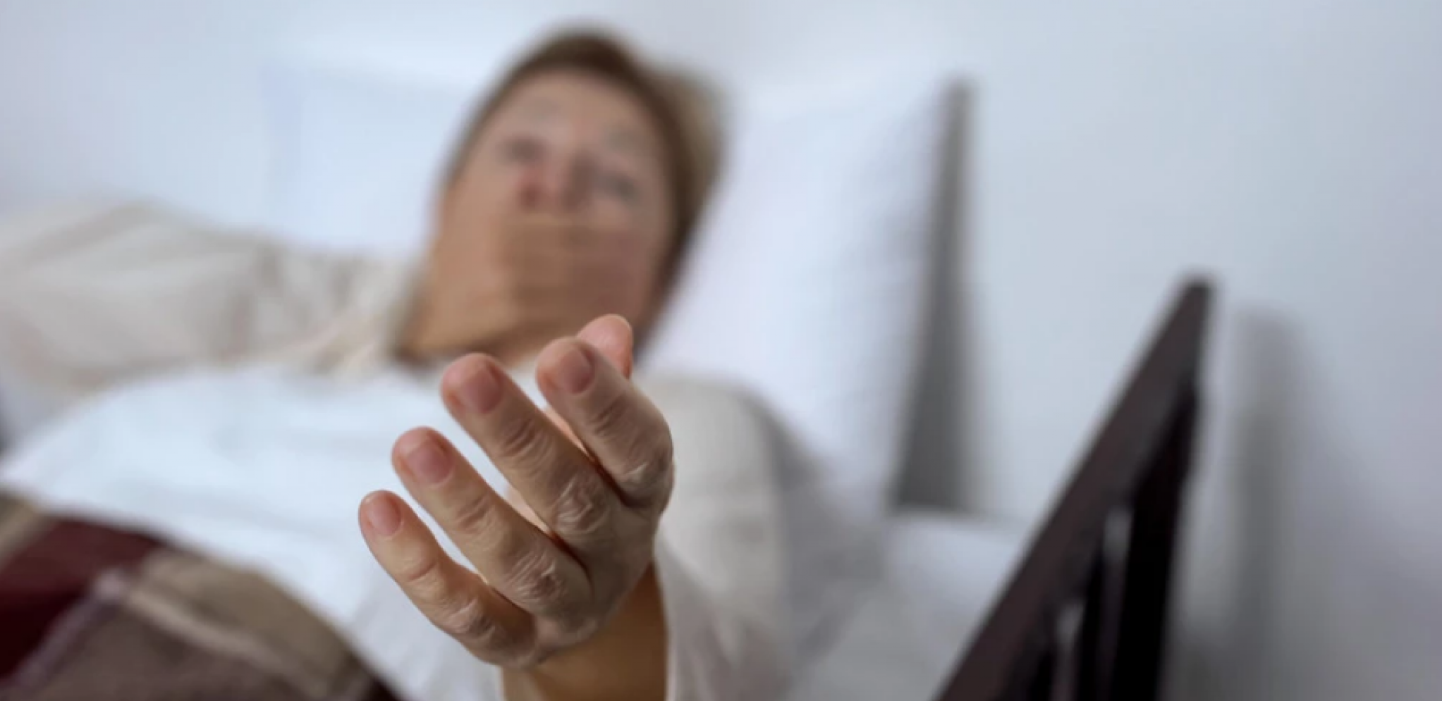 DA JE SMRT BLIZU MOŽE SE UOČITI NEKOLIKO MESECI RANIJE Doktorka otkrila koji znakovi pokazuju da osobi više "nema pomoći"