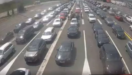 KILOMETARSKE KOLONE NA GRANICAMA Turisti u agoniji, na prelazima čekaju i po tri sata, ovo su najkritičnije tačke