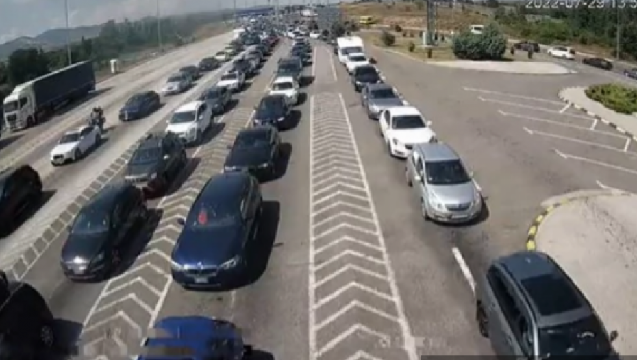 ČEKANJA I NA ULAZU I NA IZLAZU IZ ZEMLJE Putnička vozila se najviše zadržavaju ovde