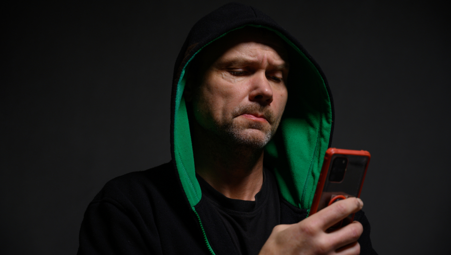 PONUDA KOJU NEĆEŠ MOĆI DA ODBIJEŠ: Makro prvo nudi život u raskoši, a onda nudi prostituciju