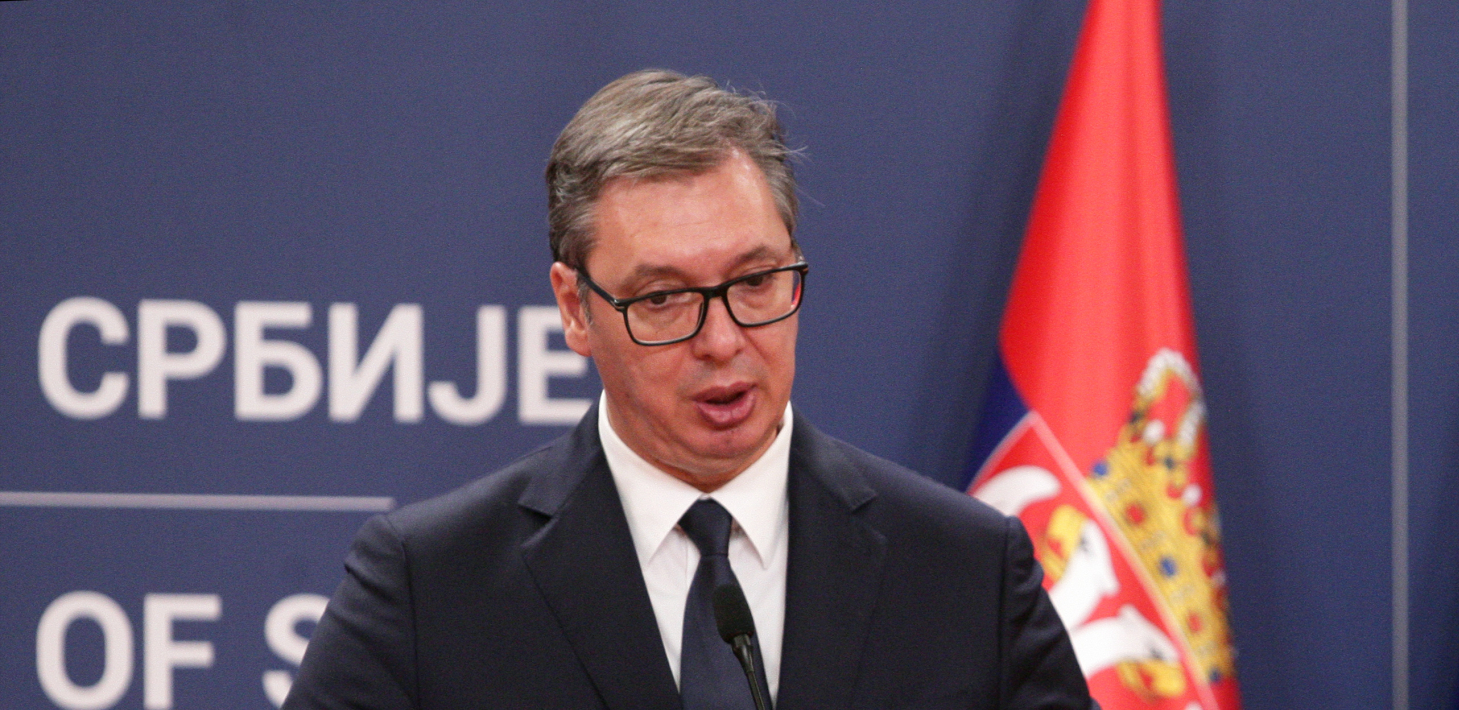 POGLAVNIK PLENKOVIĆ ODAO PRIZNANJE VUČIĆU Ne samo da se drži svojih principa i ne dolazi u Hrvatsku na more, nego nema ni čamac, a kamoli jahtu