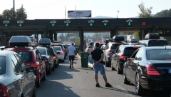 PRE NEGO ŠTO SE UPUTITE KA GRANICI, OVO MORATE DA ZNATE! Teretnjaci na Batrovcima čekaju osam sati, evo kakav je slučaj sa putničkim vozilima!