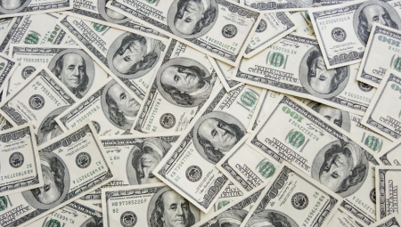 ZA 13 MINUTA ZARADI VIŠE NEGO OSTALI ZA CEO ŽIVOT Njegovo bogatstvo se meri milijardama dolara