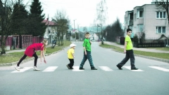 MALO SU SE PREMIŠLJALI, A ONDA... Deca pronašla veću količinu novca, ono što su uradili je sve ODUŠEVILO (VIDEO)