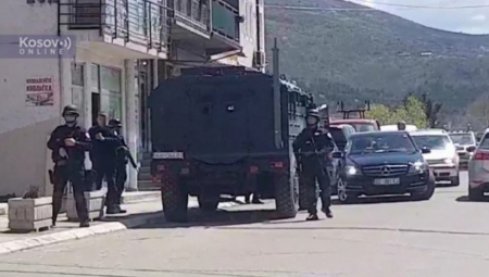 ŠIPTARI NAKUPOVALI ORUŽJE Opremaju policiju na administrativnoj liniji (FOTO)