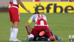 UŽASNE SCENE U NIŠU Kapiten Radničkog oborio rivala, pa ga udarao pesnicama (VIDEO)