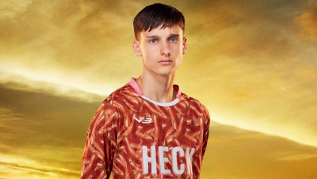 HIT Nižerazredni fudbalski klub iznenadio opremom, OVAKVE DRESOVE nemaju ni Junajted ni Liverpul!