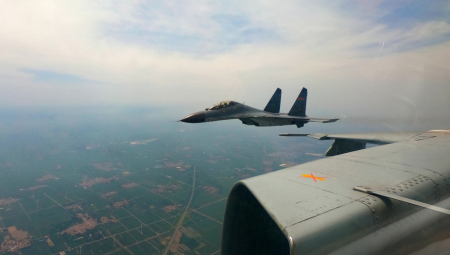 VOJNI AVIONI, BRODOVI I DRONOVI KRUŽE OKO OSTRVA Očekuje se "adekvatna reakcija"?