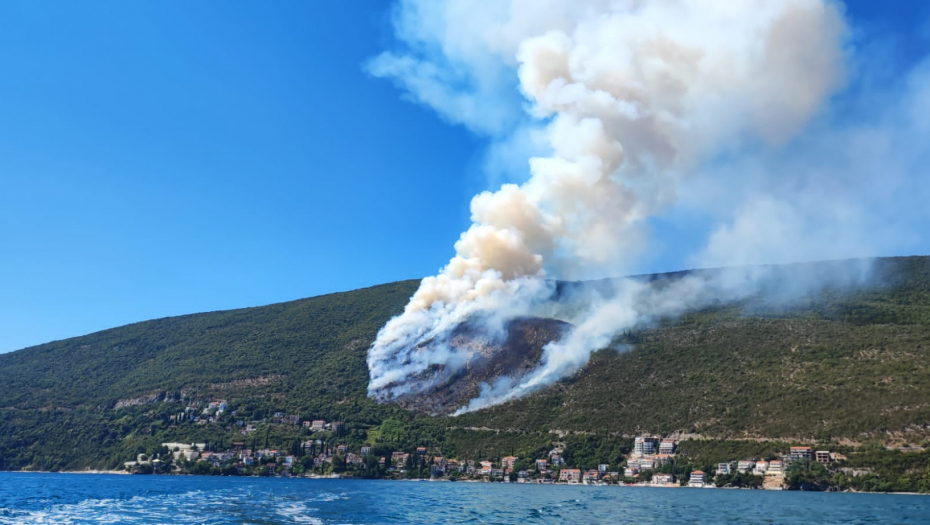 BUKNUO POŽAR U CRNOJ GORI Iznad Njivica nadvio se gusti dim (FOTO/VIDEO)