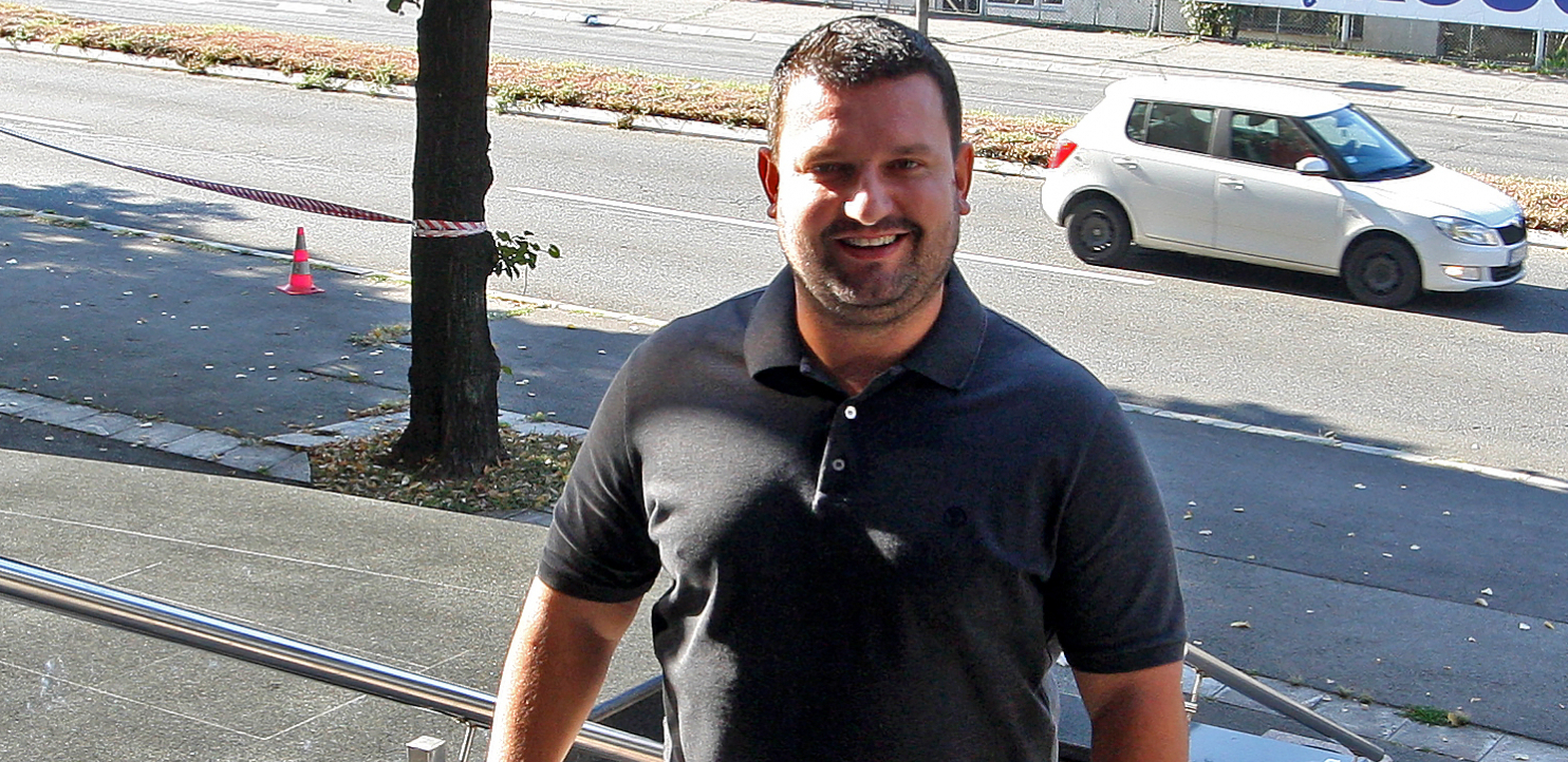 "GLEDAM SERIJE, ZABRANILI NAM DOSTAVU HRANE..." Na suđenju Dušku Šariću pročitane "skaj" poruke
