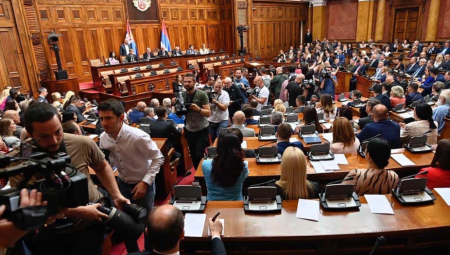 SKUPŠTINA SRBIJE IZGLASALA BUDŽET Većina poslanika podržala predlog