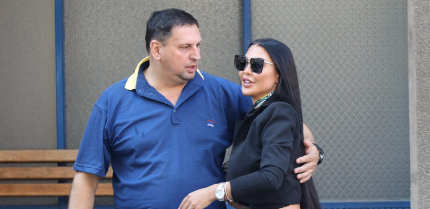 PROCURILE INTIMNE FOTKE OCA MAJE MARINKOVIĆ SA MISTERIOZNOM DEVOJKOM Skinuli se i krenuli u akciju, sraman prizor ostavio sve bez teksta (FOTO)