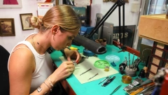 ŽENE U MUŠKIM POSLOVIMA: Marija Nikolić je časovničarka i kao od šale popravlja najkomplikovanije mehanizme u satovima