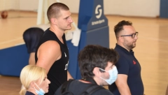 KAD NIKOLA KOMANDUJE SRBIJA POBEĐUJE Ovako je Jokić "nacrtao" koš za pobedu (VIDEO)