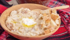 PO BAKINOM RECEPTU NAPRAVITE POPARU Iskoristite stari hleb i spremite jelo koje vas vraća u detinjstvo