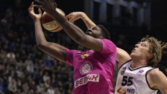 DRAMA U PODGORICI Košarkaš Budućnosti se onesvetio u banci, odmah prebačen u bolnicu