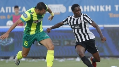 JEZIVO Fudbaler AEK-a se zaleteo i udario fotoreportera (VIDEO)