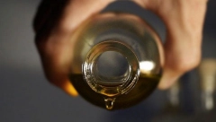 BOČICU OVOG ULJA MORATE IMATI U KUĆI Leči kožna oboljenja, čisti jetru, ubija viruse i bakterije