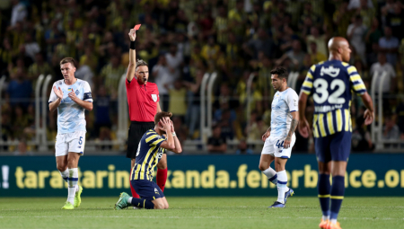 UEFA BEZ MILOSTI PREMA FENERBAHČEU Turski tim kažnjen zbog skandiranja Putinu